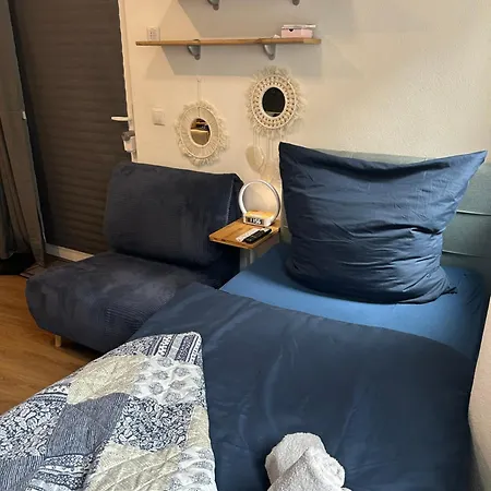 Modernesminizimmer-stadtnah-selfcheckin-parkplatz
