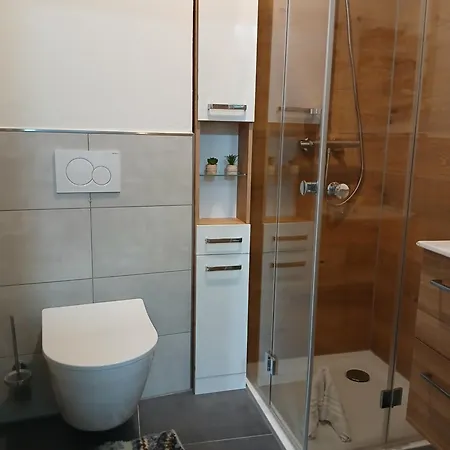 Modernesminizimmer-stadtnah-selfcheckin-parkplatz