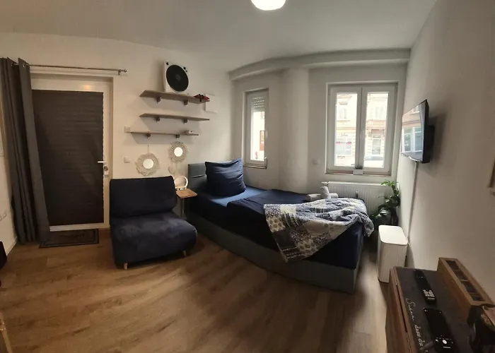 Modernesminizimmer-stadtnah-selfcheckin-parkplatz