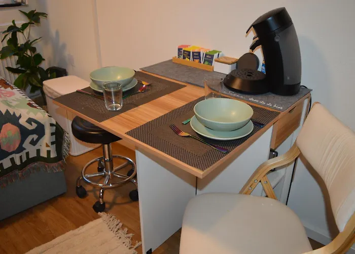 Modernesminizimmer-stadtnah-selfcheckin-parkplatz