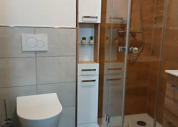 Modernesminizimmer-stadtnah-selfcheckin-parkplatz